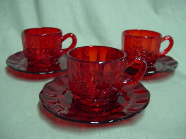 Westmoreland Ruby panel grape 3 cups/saucers