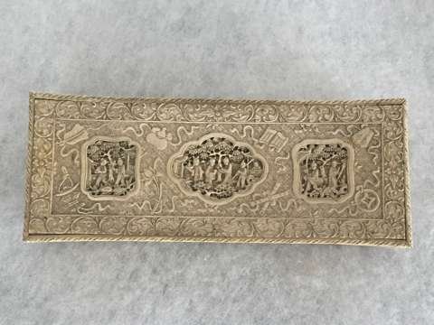 Ivory box (1 of 7)