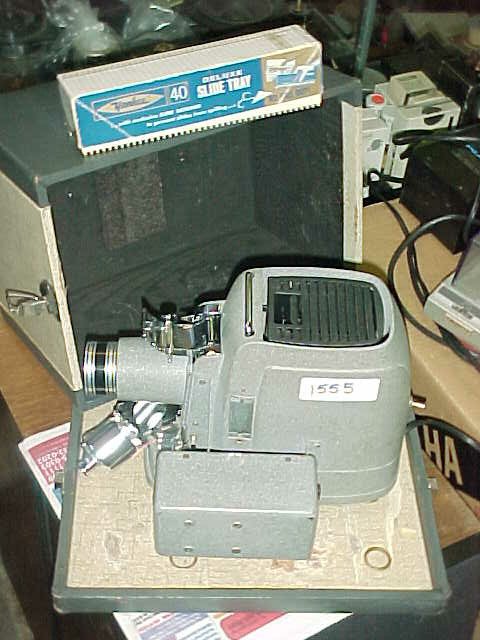 Graflex SVE school master slide project: Graflex SVE school master slide projector w/ slide trayCondition : in case16" x 13" x 12" - - -12 lbs