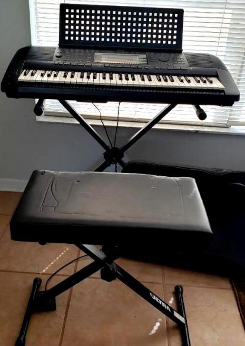 Yamaha PSR-630 Keyboard (1 of 13)