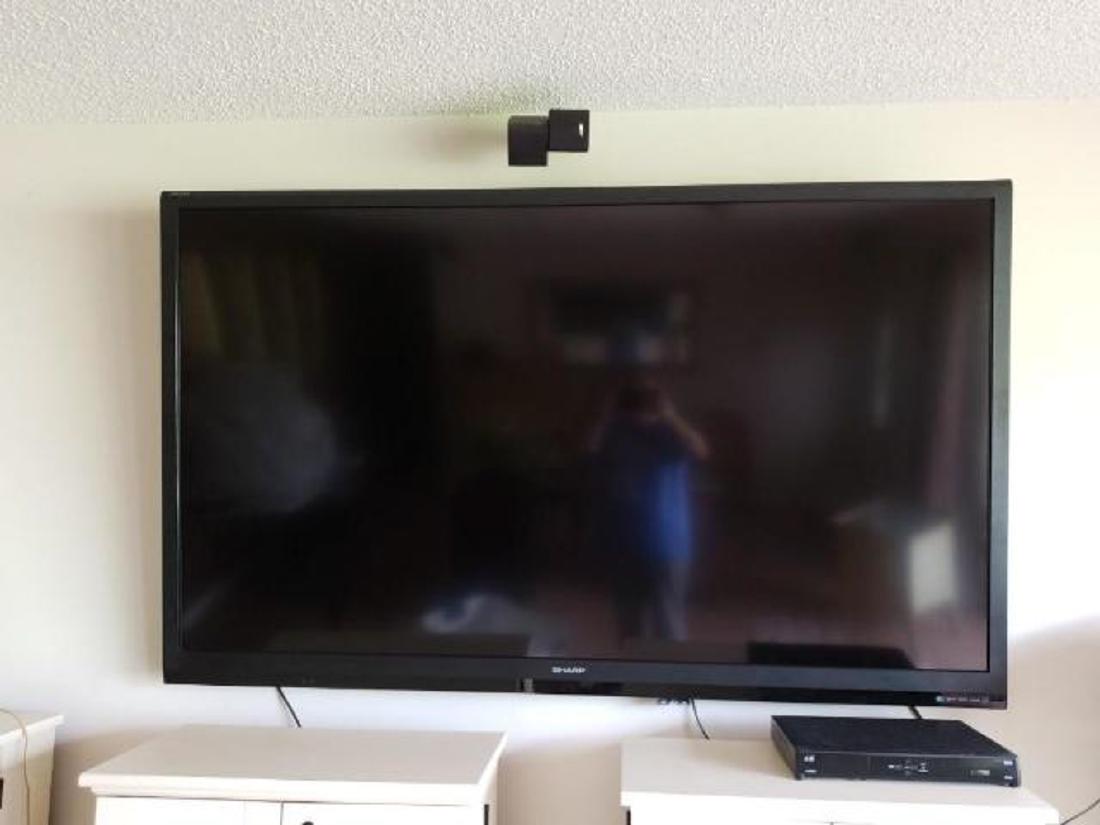 Sharp 70" FLATSCREEN TELEVISION TV (1 of 5)