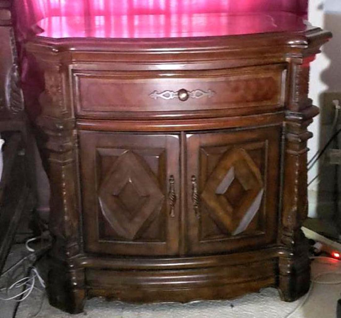 Michael Amini Chest Top Windsor Court (1 of 6)