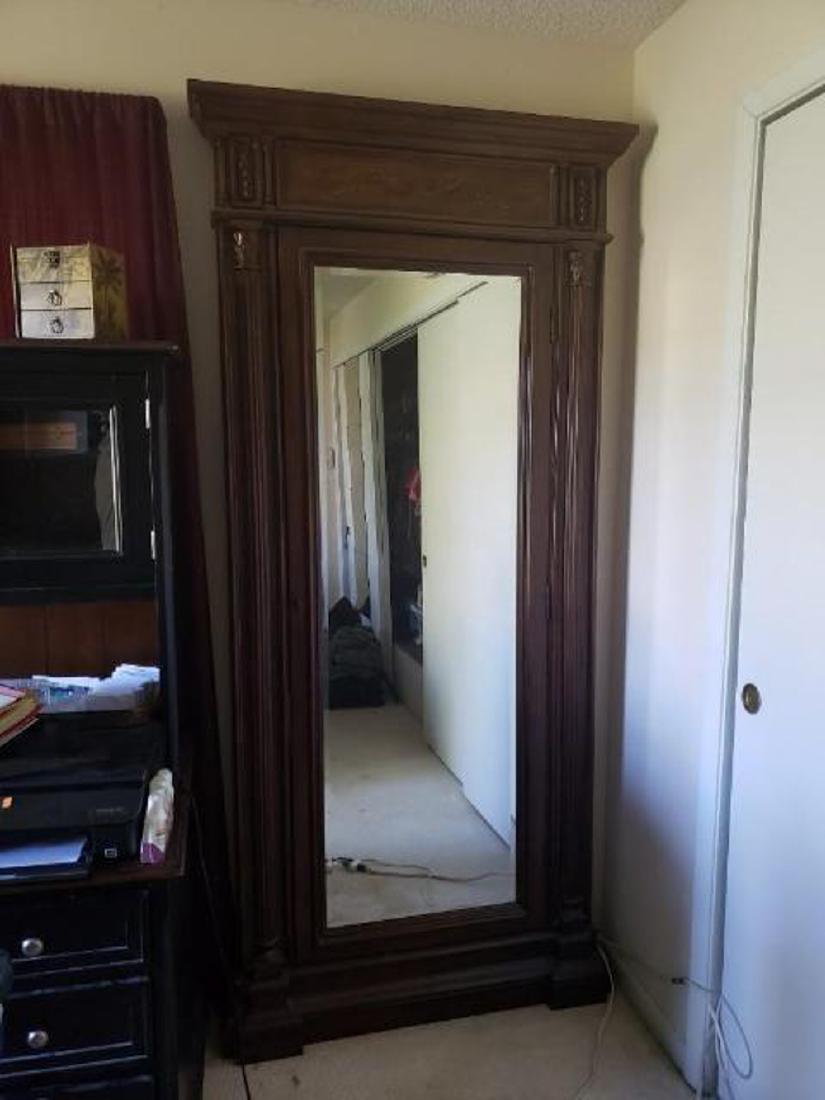 Hooker Furniture Solid Hardwood Mirror Jewelry Armoire (1 of 6)