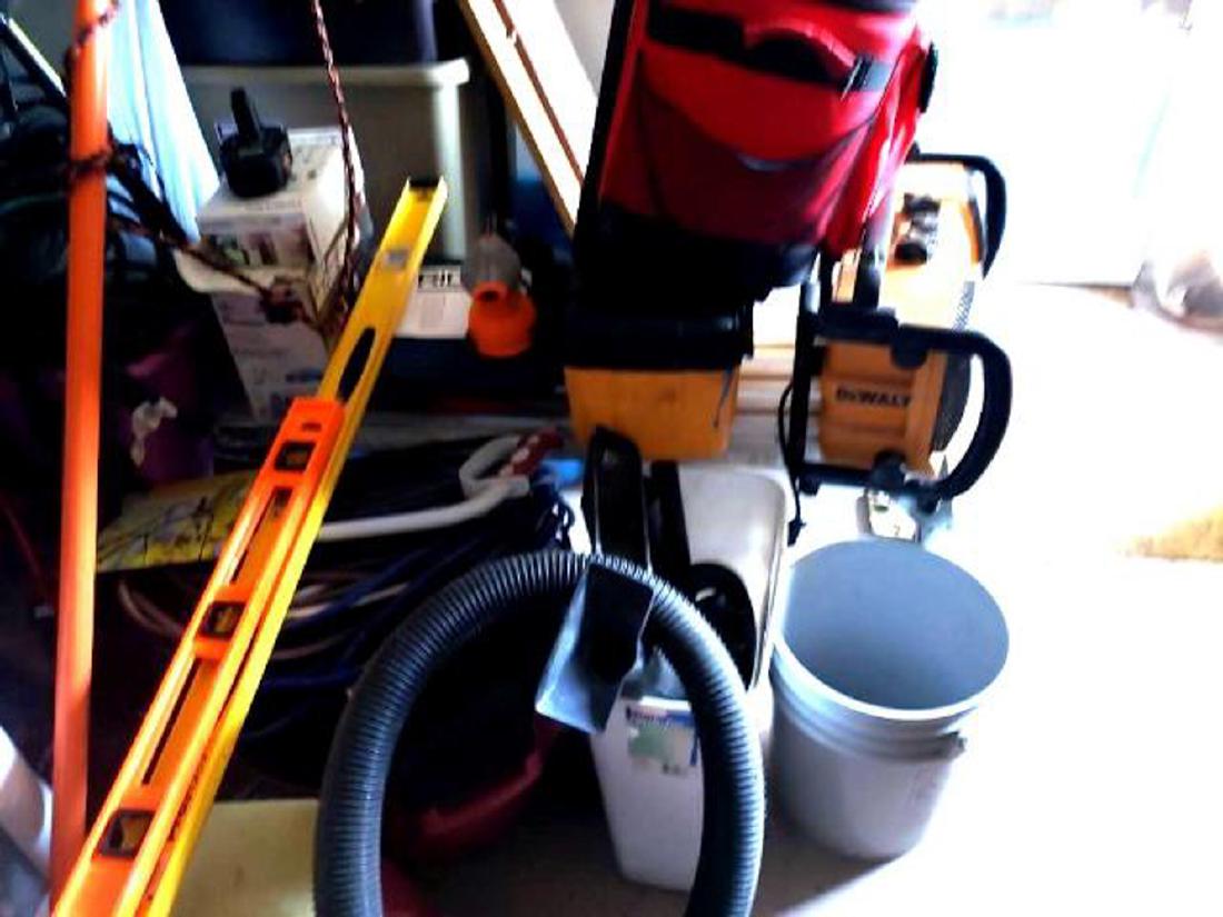 Mixed Lot of tools (1 of 20)