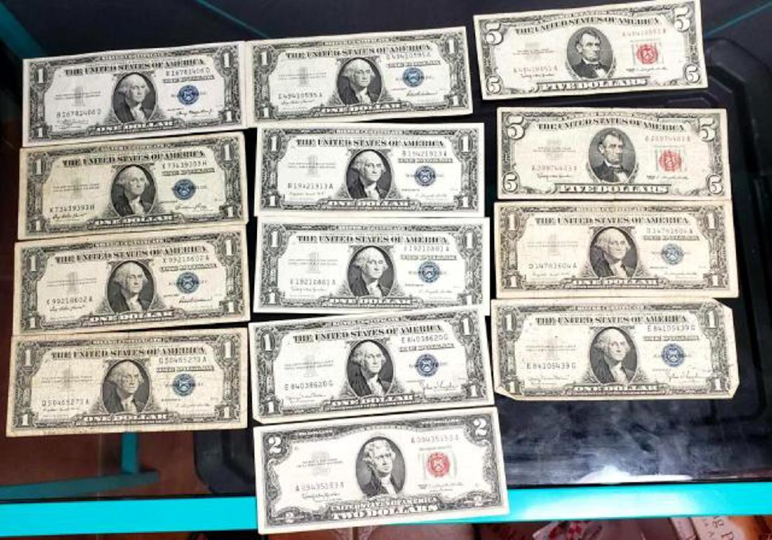 Various Red & Blue Seal US Notes (1 of 8)