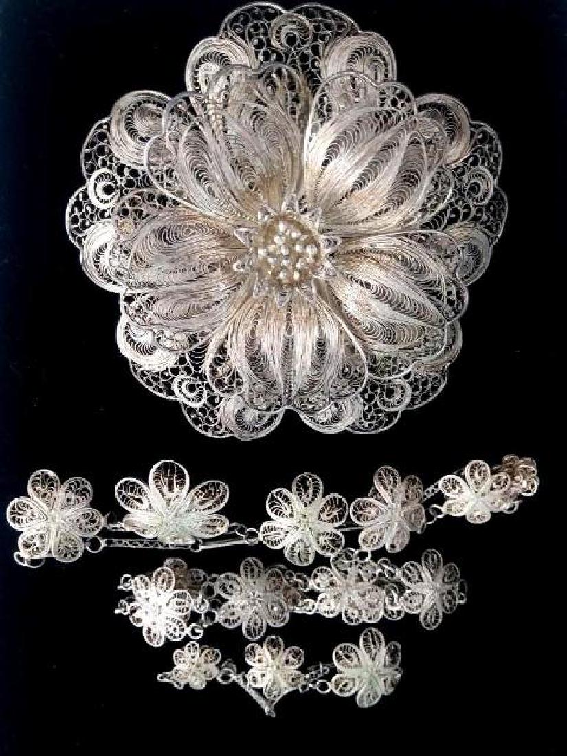 Elegantly Detailed STERLING SILVER FILIGREE LARGE BROO (1 of 5)