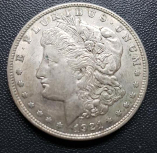 1921 Morgan Silver Dollar (1 of 2)