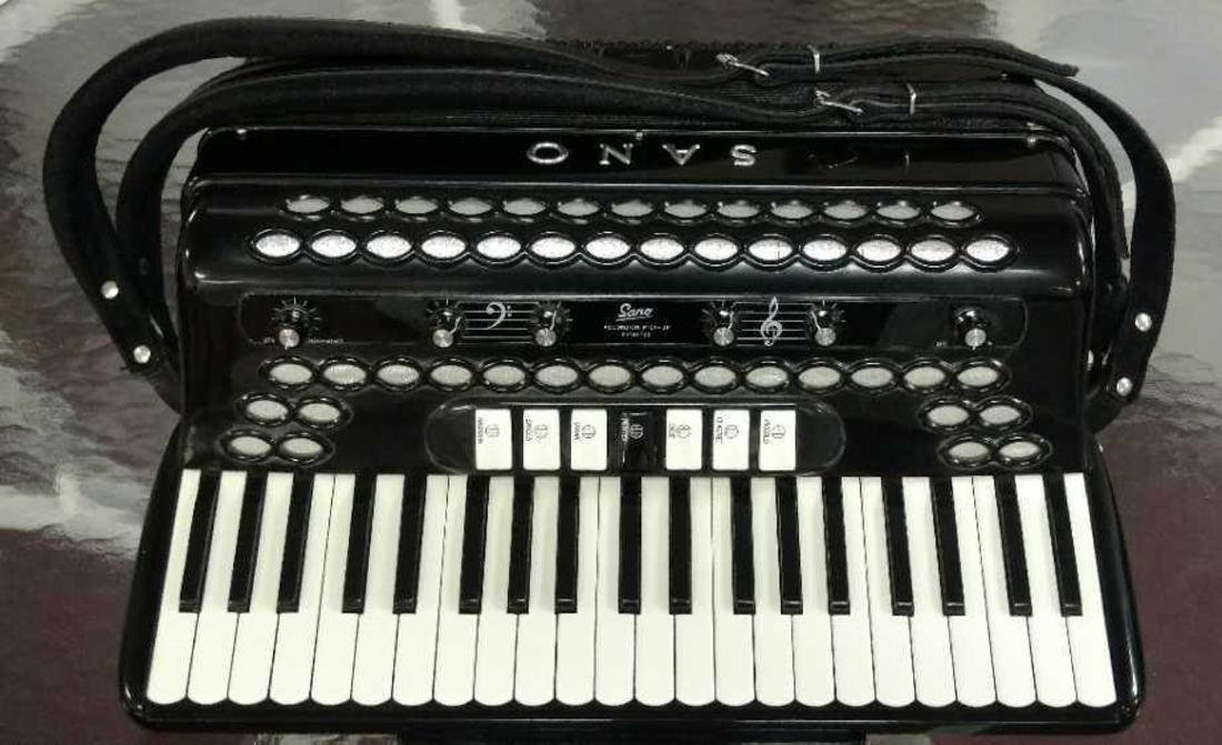 Rare SANO Model Stereo Twenty Accordion (1 of 10)