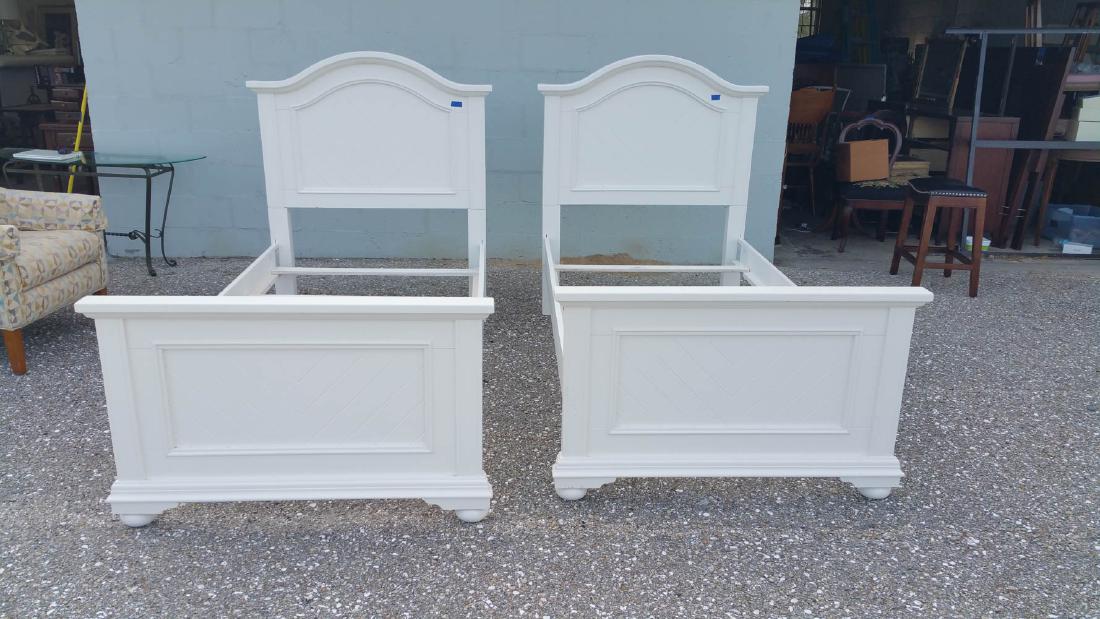 PAIR TWIN HEADBOARDS, WALTER OF WABASH, WHITE FINISH (1 of 7)
