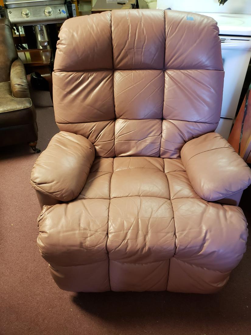 OVERSTUFFED RECLINER LOUNGER LEATHER by PEOPLOUNGERS: Wonderful taupe or cream leather recliner in very good condition, and you know you want it. Throw that old one out, buy this one! Look, it says that right on it. A little history of the PEOPLOUNGER CO