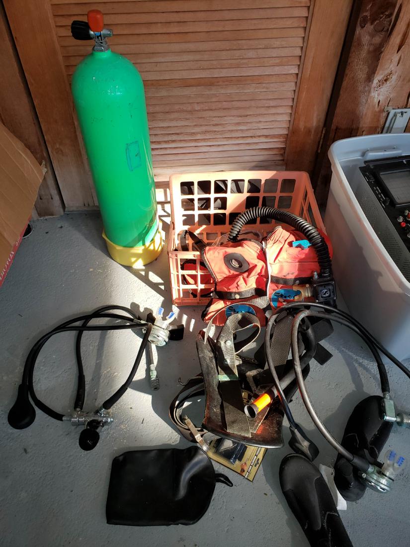 Vintage Scuba Gear Aqua Lung Regs Horse Collar BC +more (1 of 14)