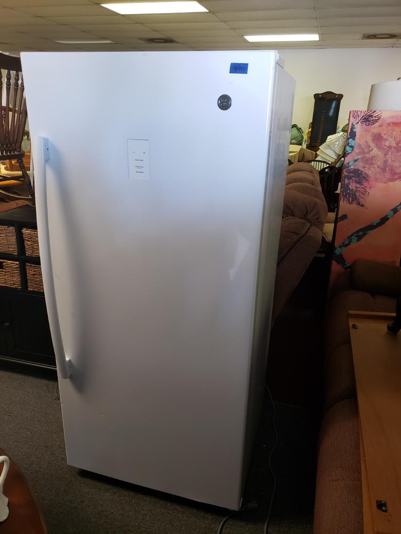GE Frigidaire Upright Freezer (1 of 9)