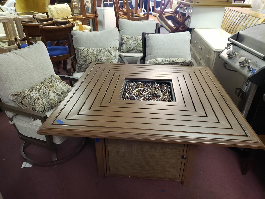 Aluminum Propane Fire Pit Table & Chairs (1 of 8)