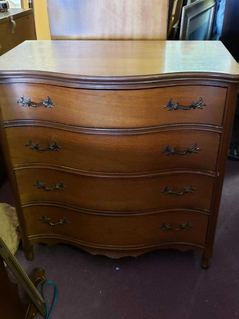 FRENCH PROVINCIAL STYLE 4 DRAWER CHEST (1 of 9)