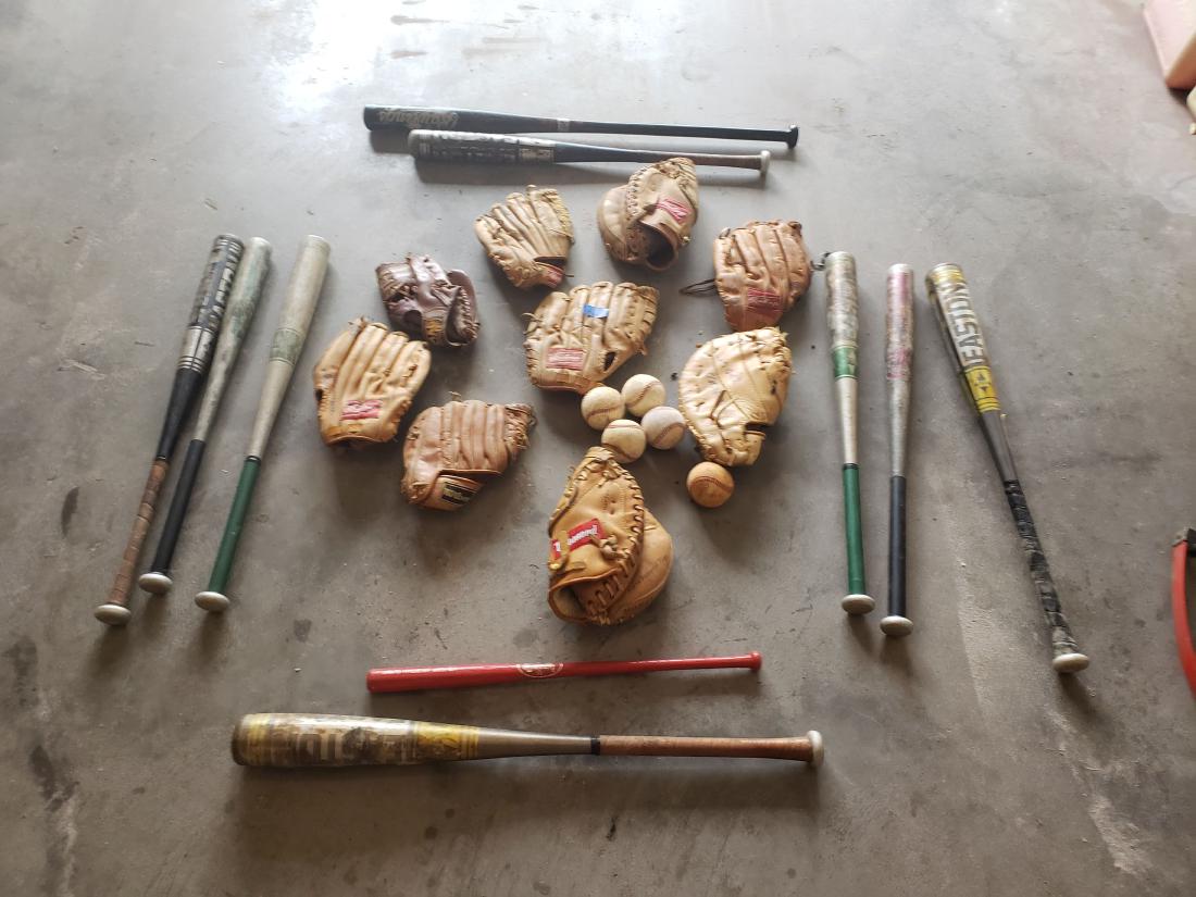 START YOUR OWN BASEBALL TEAM - GLOVES BATS BALLS (1 of 5)