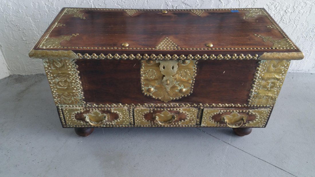 INDIAN SHIRAZI or DOWRY or TRADERs CHEST (1 of 10)
