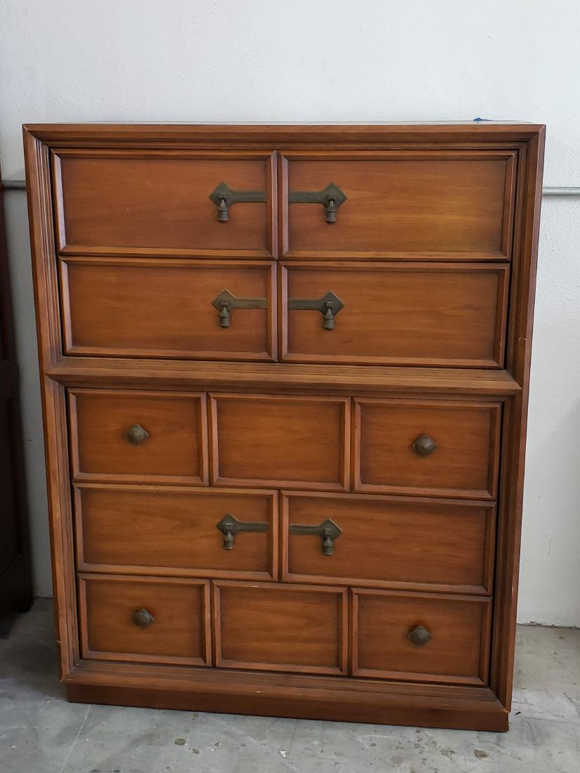 DREXEL TALL CHEST OF DRAWERS, MATCHING 5 BELOW (1 of 11)
