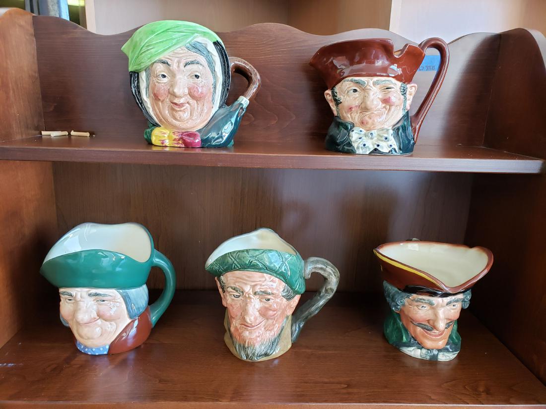 FIVE LARGE ROYAL DOULTON TOBY CHARACTER JUGS (1 of 13)