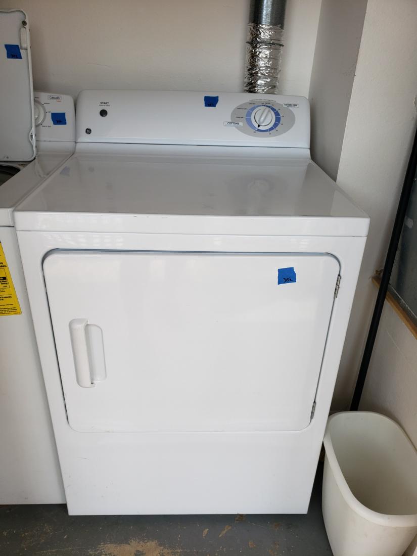 LARGE CAPACITY GE DRYER, MANUFACTURED 2009 (1 of 8)