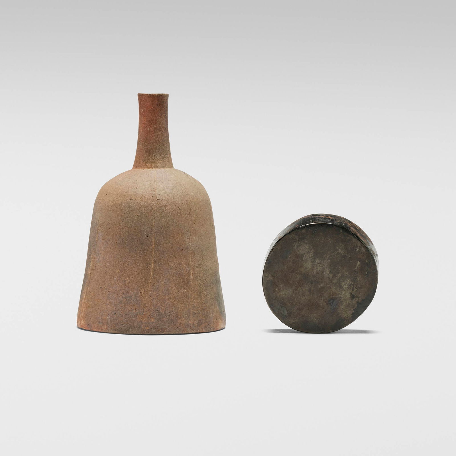 Chavin, Mirror and vessel (1 of 3)