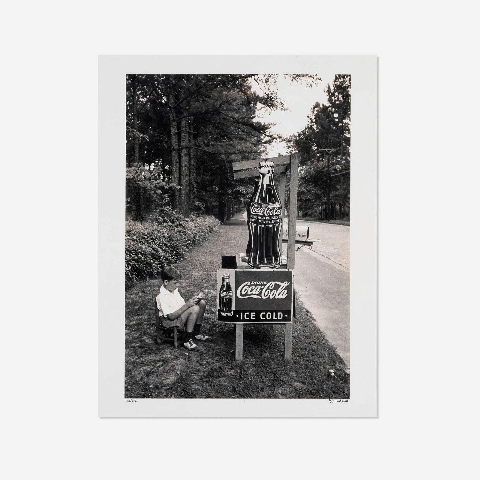 Alfred Eisenstaedt, Little boy selling Coca Cola by roadside, Atlanta, Georgia, 1936: Alfred Eisenstaedt Little boy selling Coca Cola by roadside, Atlanta, Georgia, 1936 1936 / printed 1993 gelatin silver print image: 17.5 h x 12 w in (44 x 30 cm) sheet: 20 h x 15.75 w in (51 x 40