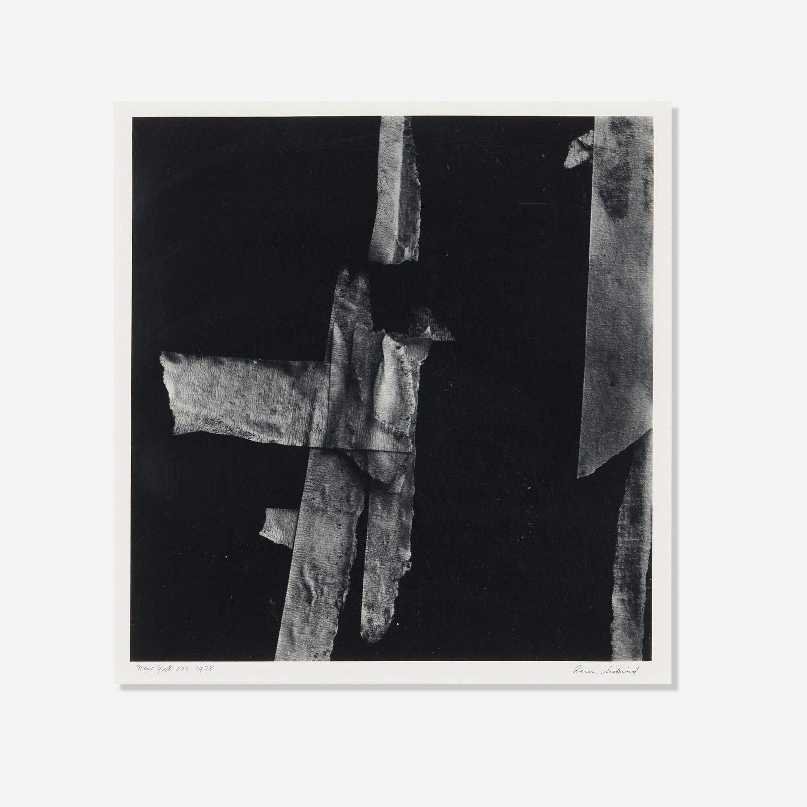 Aaron Siskind, New York 373 (1 of 4)