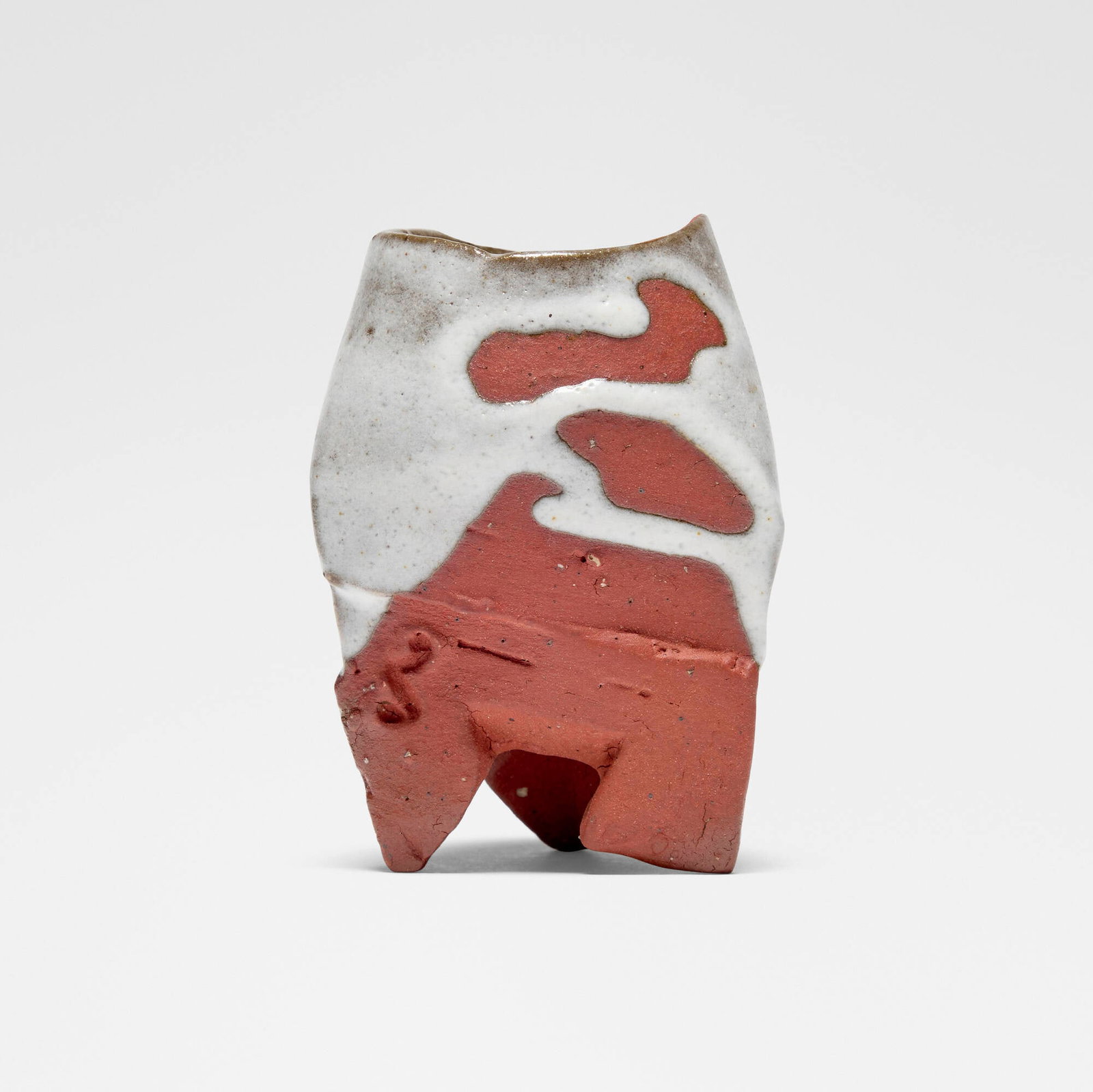 Ryuichi Kakurezaki, Guinomi (sake cup): Ryuichi Kakurezaki Guinomi (sake cup) 2022 glazed stoneware 3.375 h x 2.25 w x 2.5 d in (9 x 6 x 6 cm) Sold with original signed artist's box (tomobako). Provenance: Biz