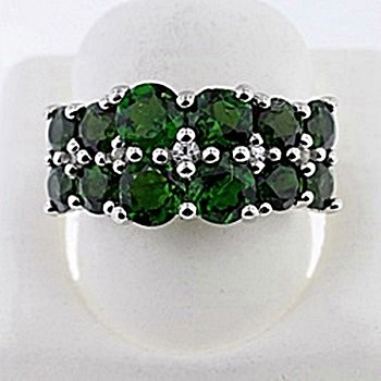 SILVER RING WITH CHROME DIOPSIDE: Stone : CHROME DIOPSIDE Metal : SILVER Cts: 3.50 Finish : POLISHED shape : RD Gmwt: 4.50 color: GREEN Size:7