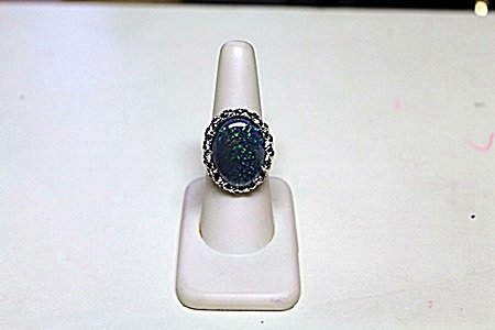 Fancy Lady's Black Opal Alexandrite lab Ring: Fancy Lady's Black Opal Alexandrite lab Ring, approx. 22cts white gold over silver