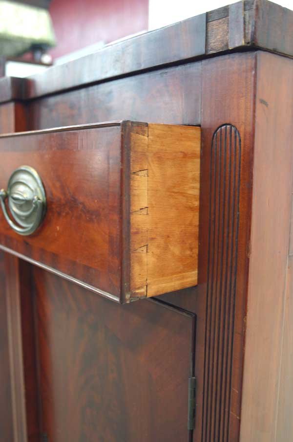 Period American Sheraton Sideboard. Circa 1815 - 4