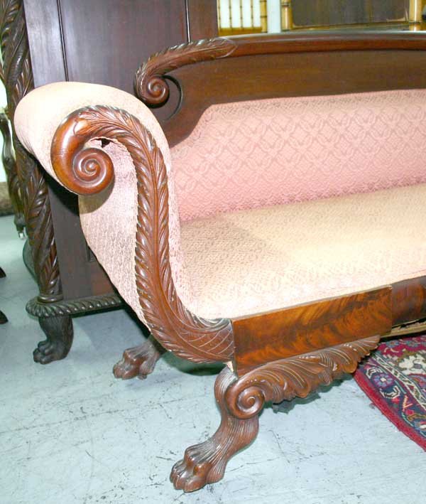 Period American Federal Mahogany Sofa. Circa 1830 - 4