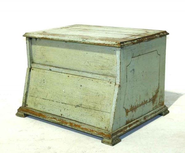Antique Painted Bread Box. 15"h x 21"w x 17"d : Antique Painted Bread Box. 15"h x 21"w x 17"d