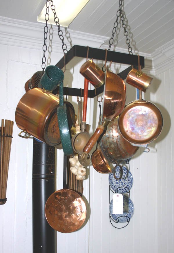 Assortment of Copper kitchenware w/iron hanger