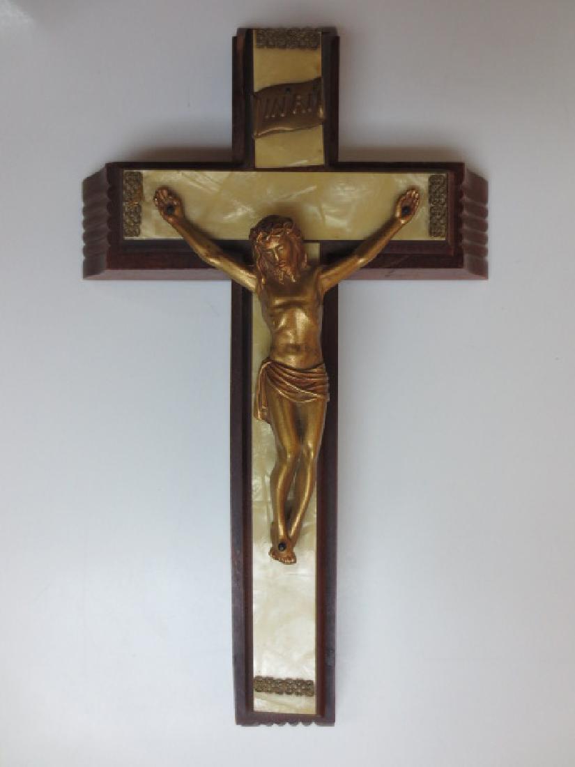 LARGE VINTAGE CRUCIFIX WITH HIDDEN CHAMBER. (1 of 4)