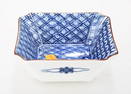 A JAPANESE BLUE AND WHITE PORCELAIN SQUARE PLATE.THE