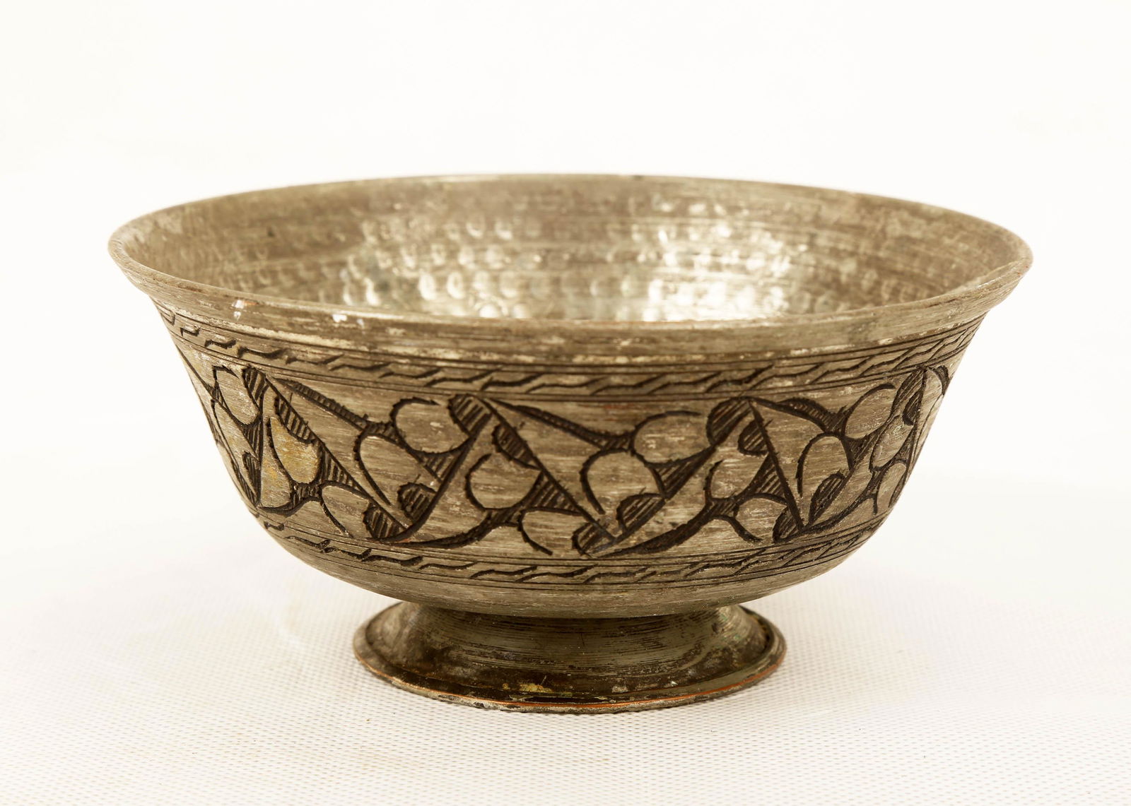 A CARVED BRONZE BOWL.J084. (1 of 4)