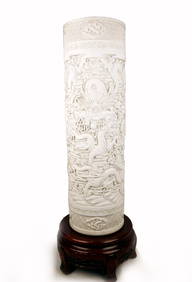 A LARGE PORCELAIN BODY POT CARVED WITH DOUBLE DRAGONS. THE TOP CARVED WITH DA QING QIAN LONG NIAN (1 of 9)