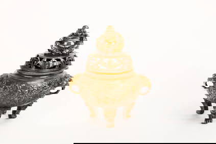 A BRONZE TRIPOD CENSER. THE BASE MARKED WITH DA MING XUAN DE NIAN ZHI SIX-CHARACTER.J093. (1 of 11)