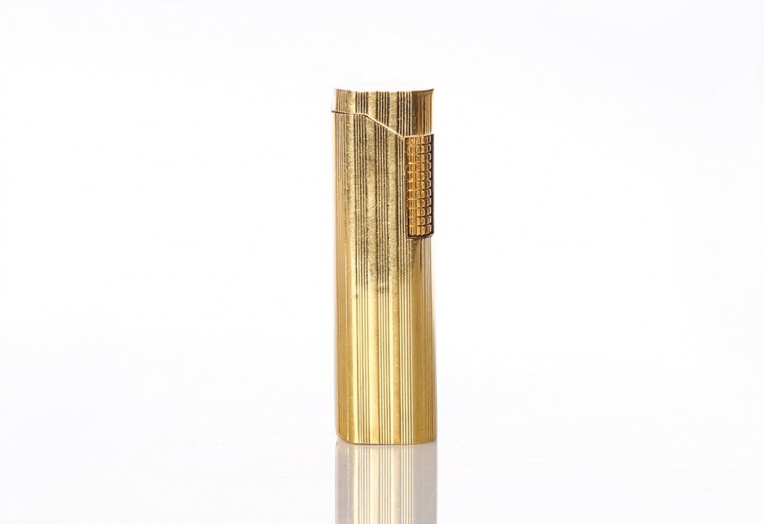 A Golden Cigarette Lighter. Pierre Cardin. 18K (1 of 3)