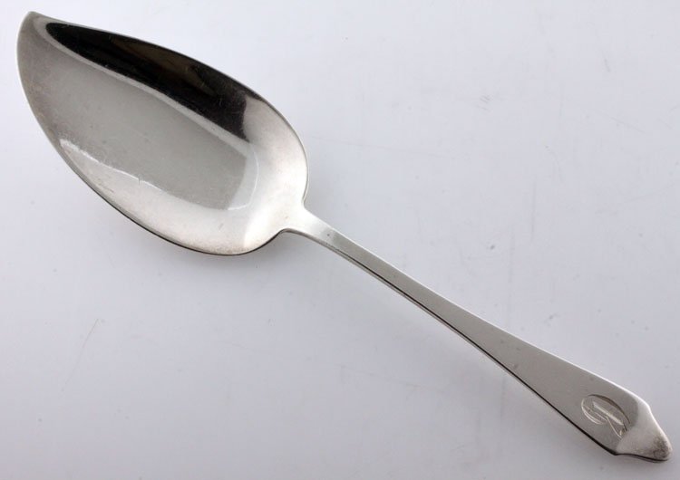 Tiffany Silver Clinton Pattern Pastry Jelly Server: Tiffany & Co., New York, New York, designed 1912, Marks: TIFFANY & CO., STERLING, M, 6 7/8 inches long, 1.58 troy ounces. The jelly server in the Clinton pattern, monogrammed to the front of the termi