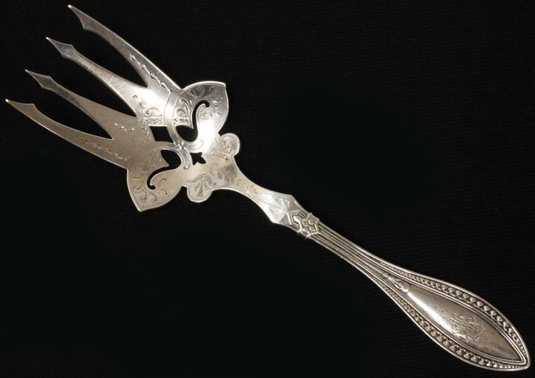 Whiting Silver Japanese Pattern Fish Serving Fork: Est $ 100 - 150 Whiting Silver Japanese Pattern Fish Serving Fork • made by Whiting Manufacturing Co. of New York, NY and was designed in 1874 • bears the marks: (W with griffin), STERLING, A, 6,
