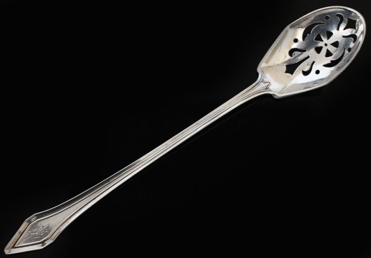 Gorham Silver Clermont Olive Spoon: Est $ 15-25 Gorham Silver Clermont Olive Spoon made by Gorham Manufacturing Co. of Providence, RI and was designed in 1915 bears the marks: (lion-anchor-G), STERLING, PAT 1915 5 3/4" in length and wei