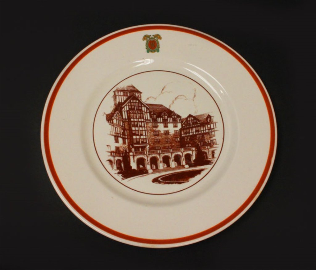 Railroad China Norfolk & Western Roanoke Pattern: $100-$125 Railroad China Norfolk & Western Roanoke Pattern. (1) plate 10.75 inches marked Syracuse China.