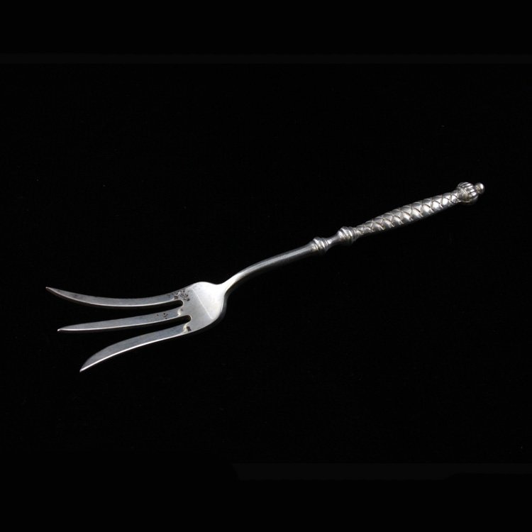 Sterling Gorham H824 Lemon Fork: Est $ 60-120 Lemon fork made by Gorham with the H824 pattern, marked sterling, H and 824. The fork measures 4 1/2" long x 1" wide and weighs .49 ozt.