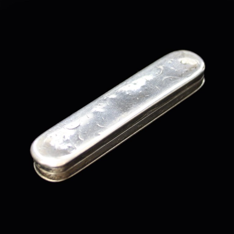 Vintage Pill Box: Est. $ 15-25 Vintage Pill Box Marks unknown, heavy wear to outside floral design 2 1/2" long and weighs .40 troy oz