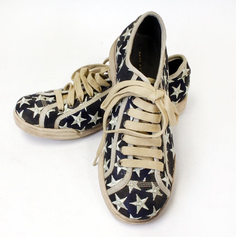 Marc by Marc Jacobs Star Embroidered Shoes: Est. $ 100 - 200 Marc by Marc Jacobs Star Embroidered ShoesSize 9