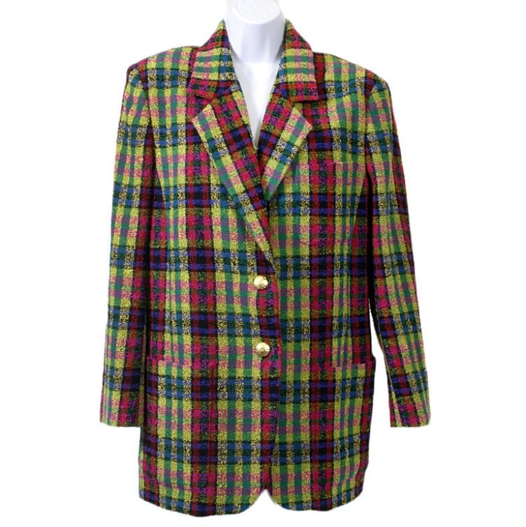 Louis Feraud Jacket: Est. $ 20 - 30 Louis Feraud Jacket. Good condition. Bust 44, Waist 42, Shoulder 18, Sleeve 23 , Length 31