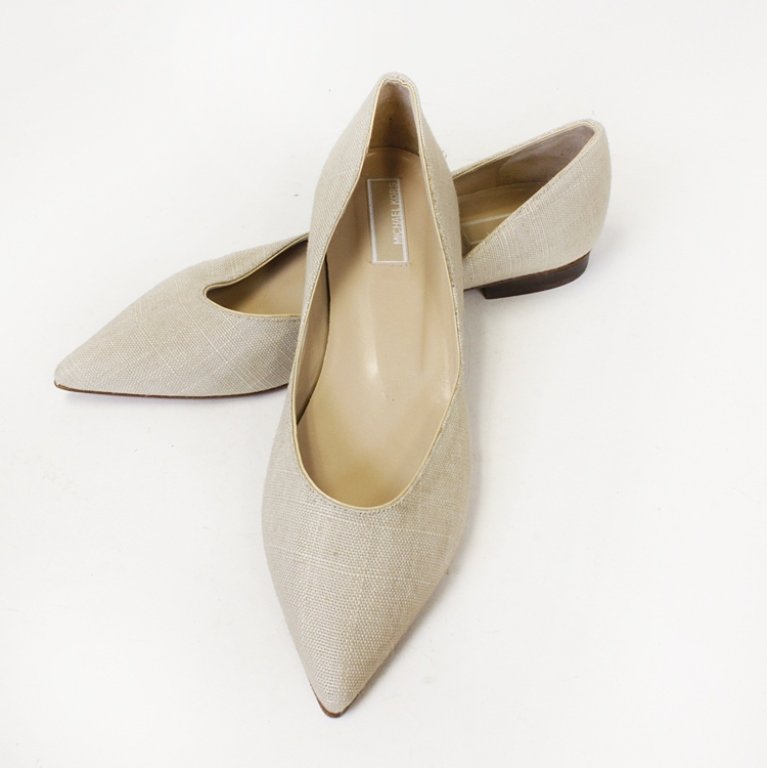 Michael Kors Tan Flats: Est. $ 100 - 200 Tan Flats made in Italy by Michael Kors Size 10/M, 11" long, 3" wide with a 1/2" tall heel.