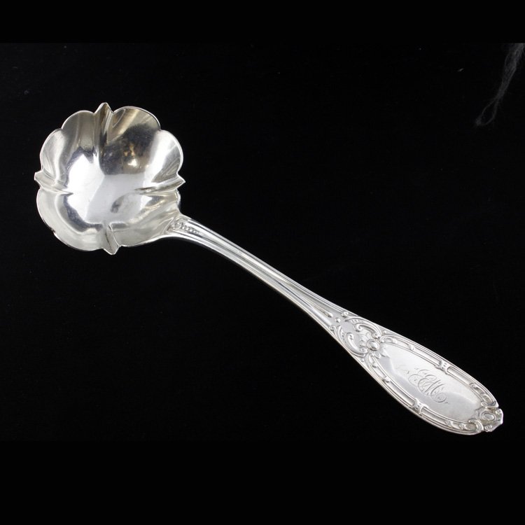 Albert Coles Jenny Lind Pattern Gravy Ladle: Est. $90 - 135 Albert Coles Jenny Lind Pattern Gravy Ladle . Weighs 2.1 ozt. With shell bowl. Coin silver. Measures 7.75 inches.