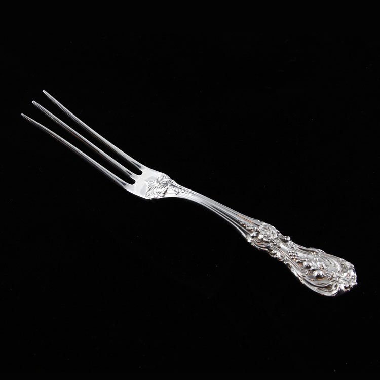 Reed and Barton Lemon Fork: Est. $20 - 30 Reed and Barton Lemon Fork. Weighs .53 ozt. Measures 4.75" long. Marked Reed and Barton, Sterling.